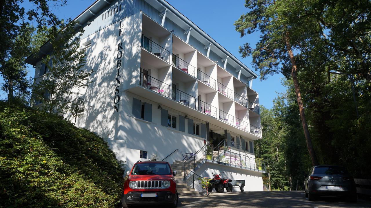 Hotel Robinson Ош Екстериор снимка