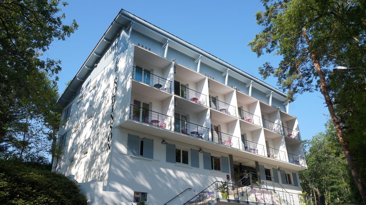 Hotel Robinson Ош Екстериор снимка